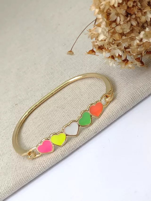Bracelete Resinado Coracões Colorido Neon 501
