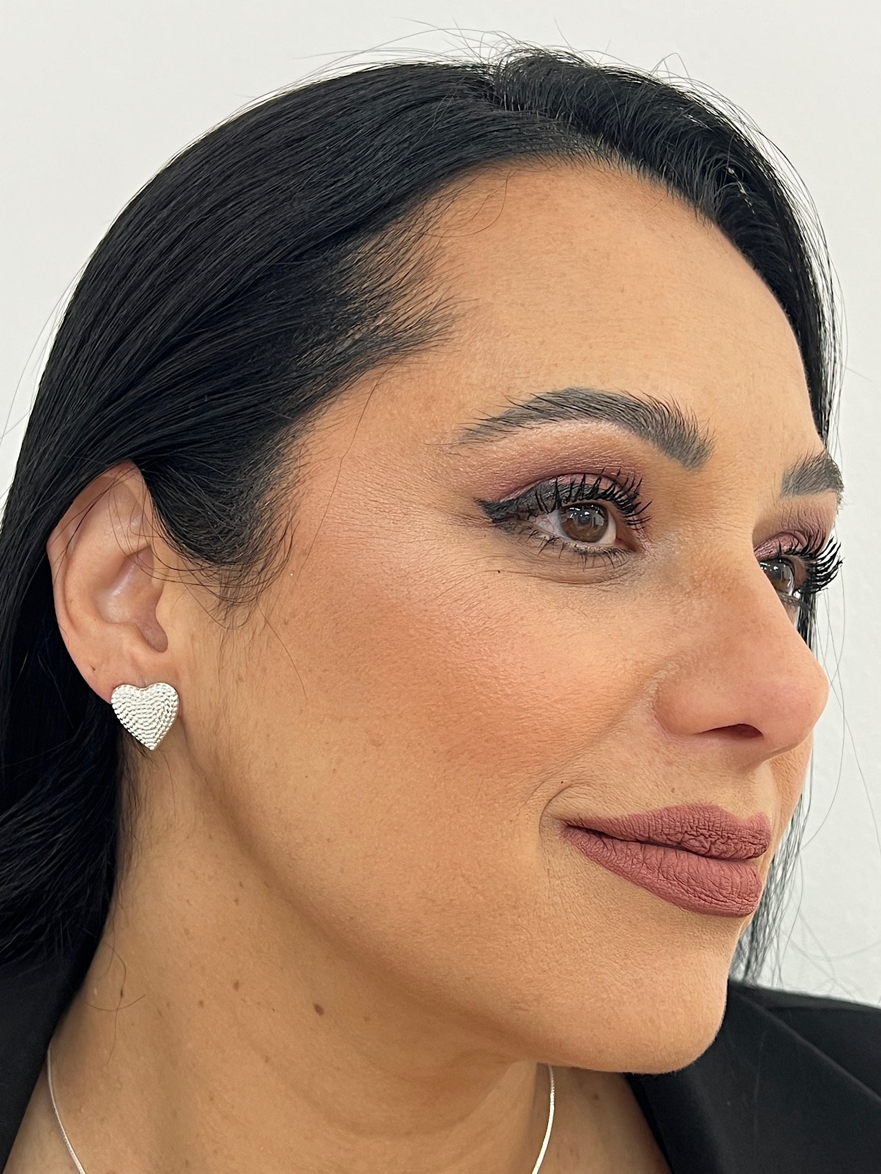 Brinco Folheado a Prata Coração 410