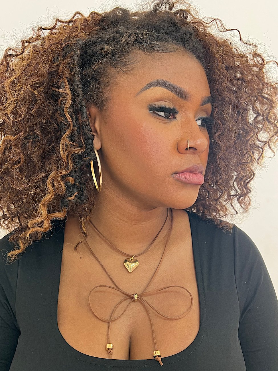 Choker Courinho Marrom Coração 2327