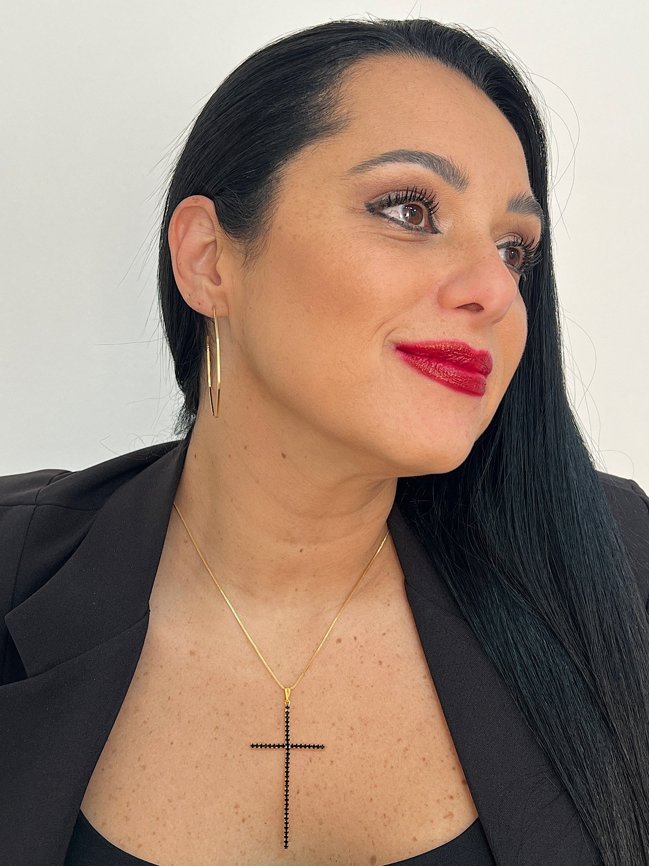 Colar Folheado a Ouro Crucifixo Preto 3675