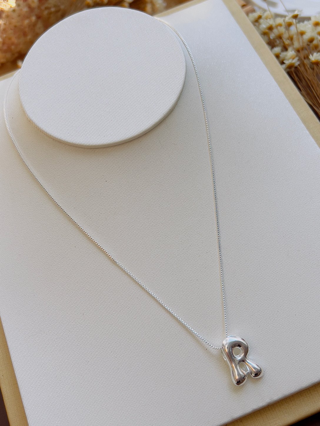 Colar Folheado a Prata Bubble Letra R 5373