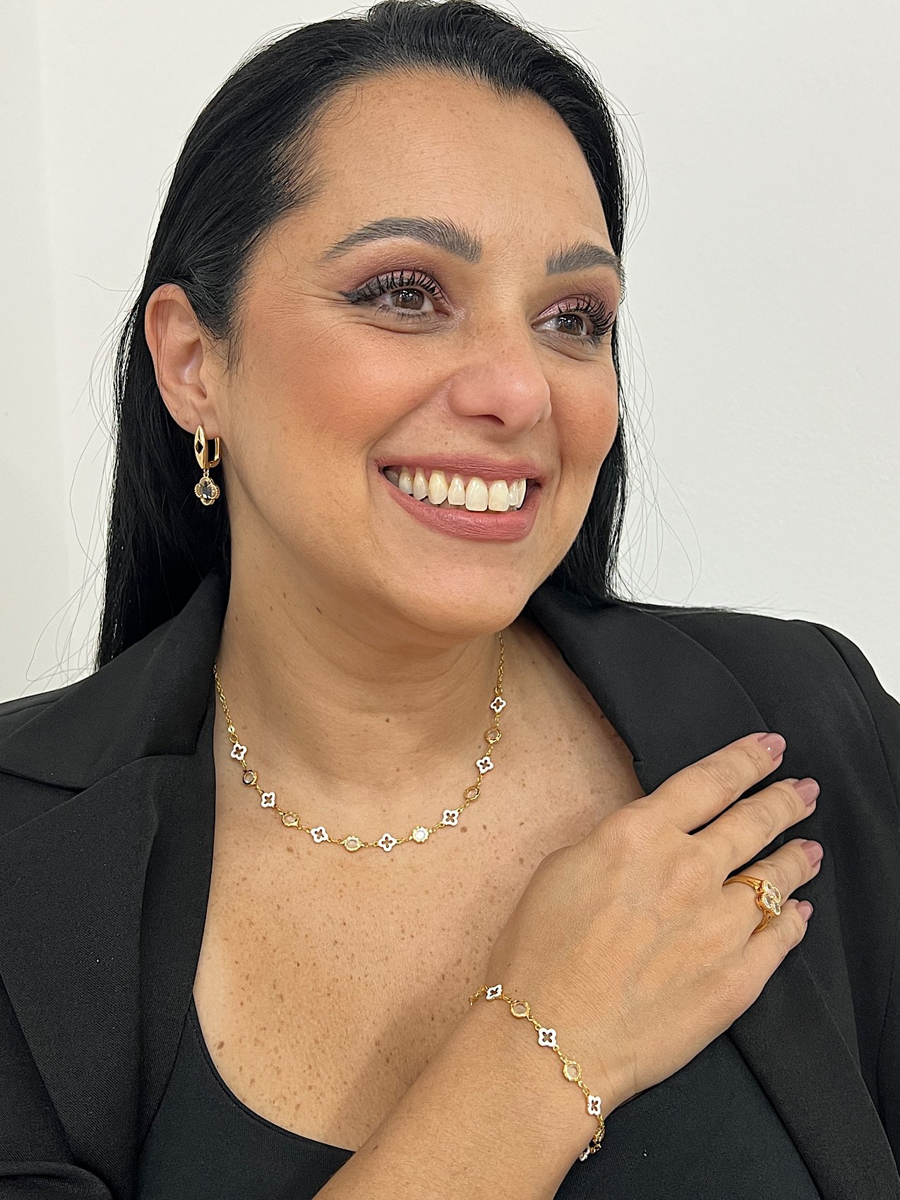Conjunto Folheado a Ouro Virginia Resinado Branco 4408