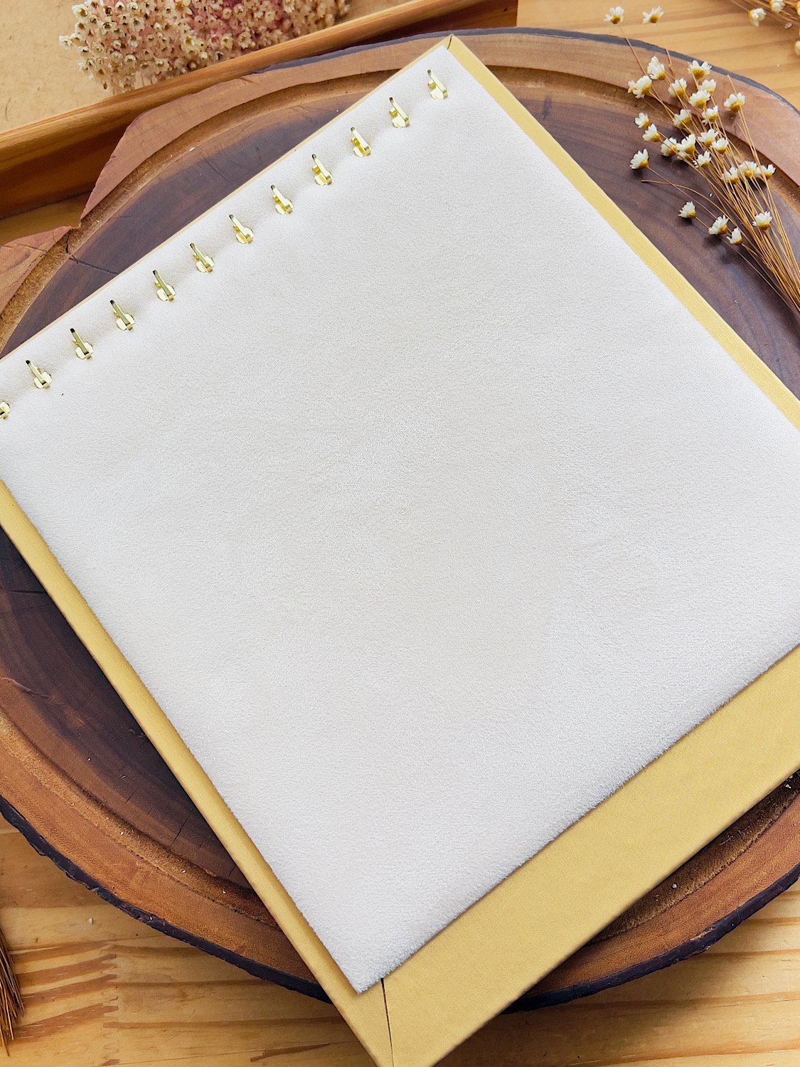 Expositor Busto Deitado Creme 14