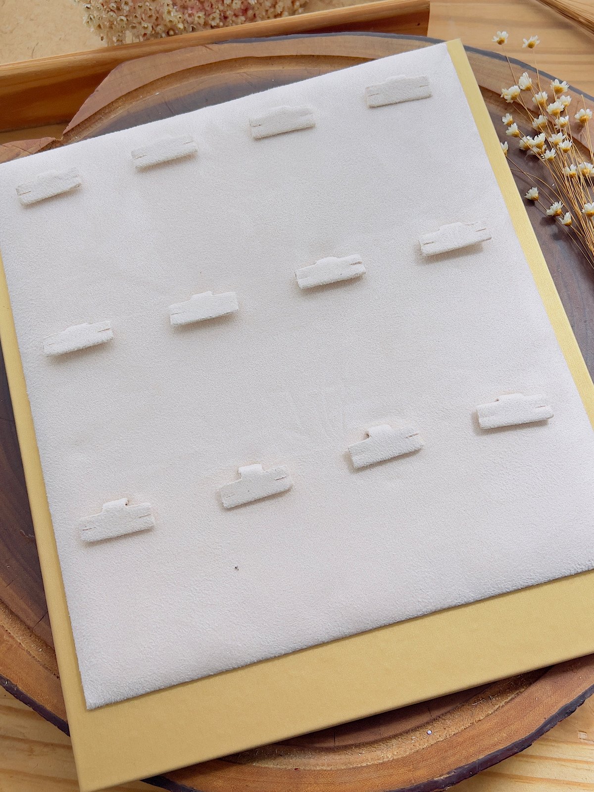 Expositor Busto Deitado Creme 14