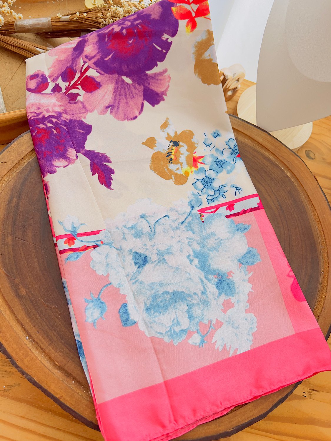 Lenço Cetim Estampado Floral 9081